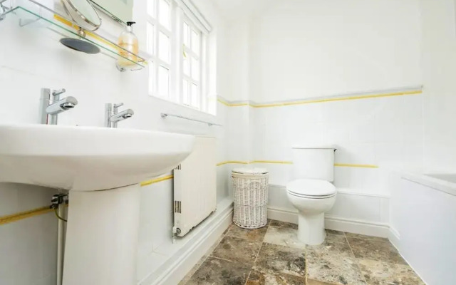 The Apartment Sherborne