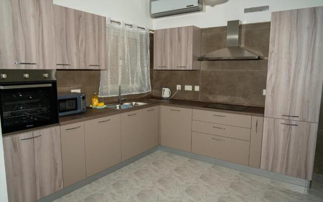 Riviera Mansions Apt. 9 - Side Sea-View, 3 bedroom Deluxe Apartment