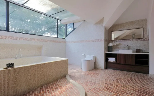 Living Sense Linghai Hotel