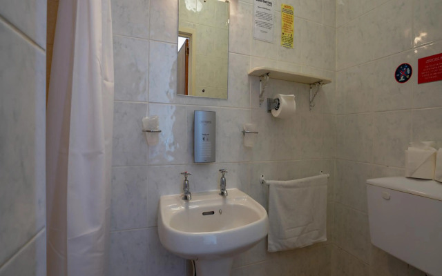 OYO Shanklin Beach Hotel