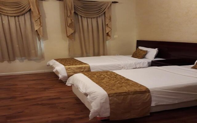 Nice Land Apart-Hotel