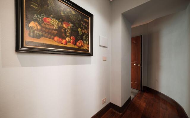 Royal Palace Luxury Suites & Hotel