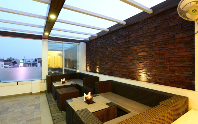 Hotel Chanchal Deluxe – Lobby – Delhi