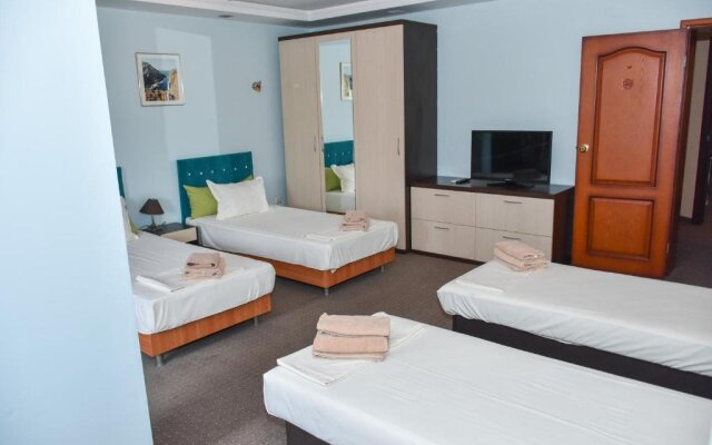 White Rose Family Hotel