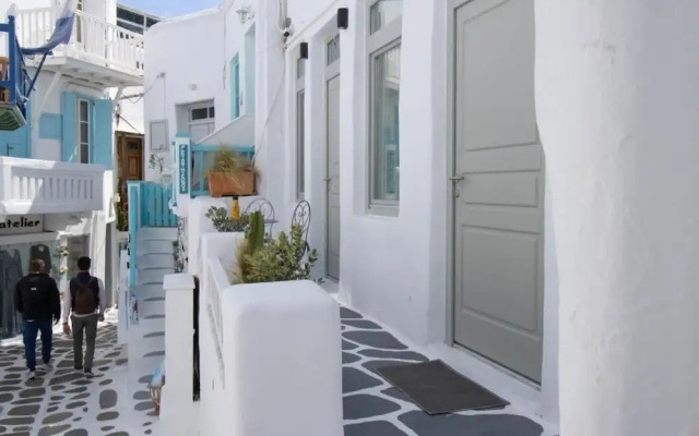 CAPRI Downtown Rooms