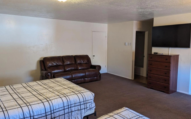 Travelodge by Wyndham Salina