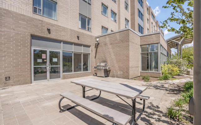 Residence & Conference Centre - Niagara-on-the-Lake