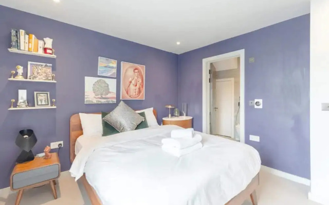 Sleek & Spacious 2BD Flat - Clapham
