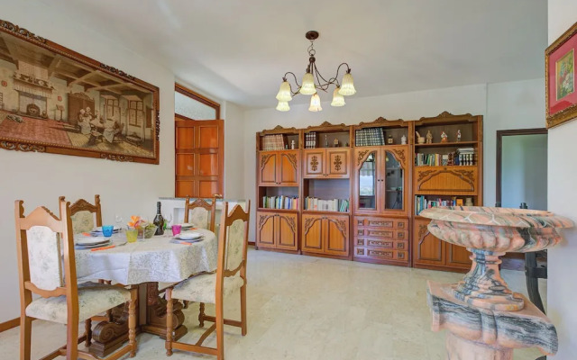 A Due Passi Dal Bosco