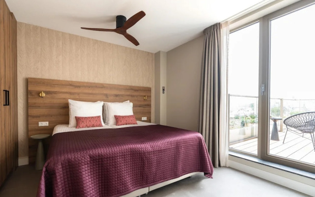 Spacious Apartment in Den Haag With View