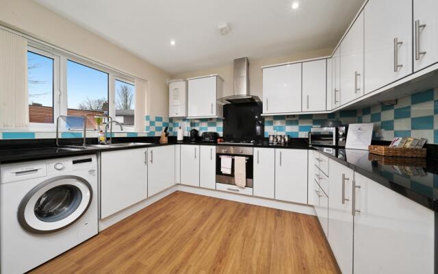 London Heathrow Living Serviced Apartments - Apt 9