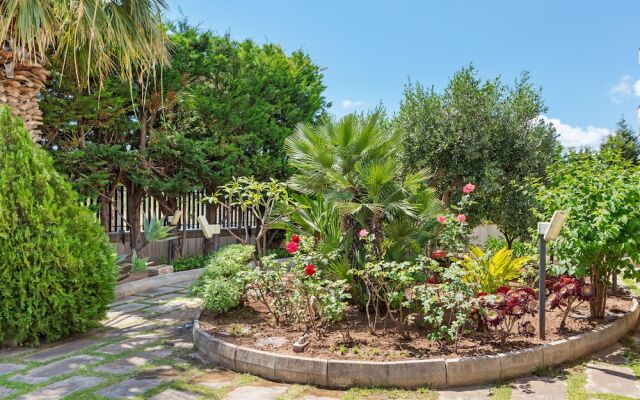 Elegant Apartment in Avola near Sea Beach