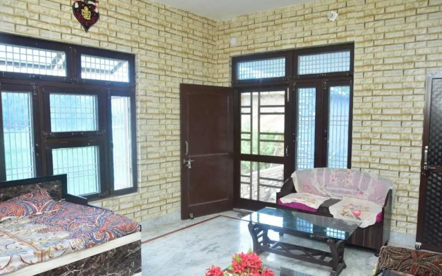 OYO HOME 92078 Pinky Homestay