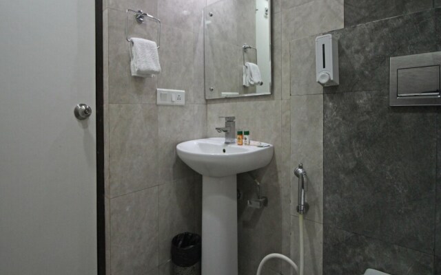 Oyo 682 Near Fortis Hospital