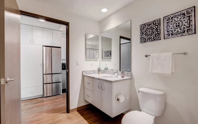 FRONTDESK Urbanite Apts Lower East Side Milwaukee