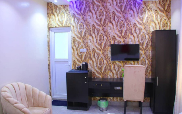 S and B Suites
