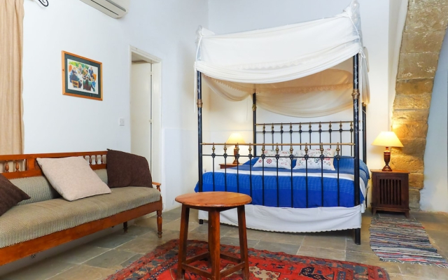 Zoe Traditional Holiday Apartments B&B