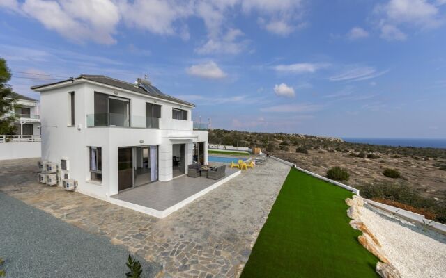 Greco Hilltop Views in Paralimni