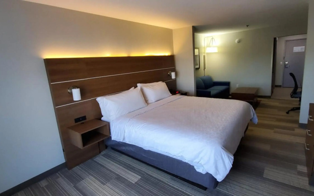 Holiday Inn Express Hotel and Suites Kinston by IHG