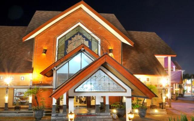 Tryas Hotel