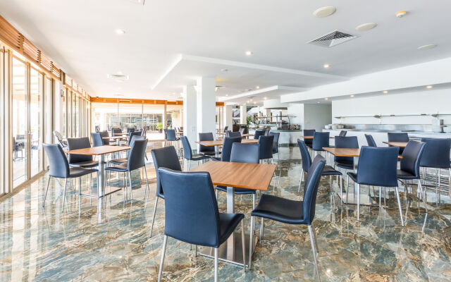 Ramada Hotel Hope Harbour