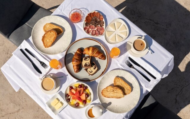 Young Hotels Spain SL