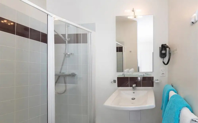 Les Bains Boyardville Hotel Et Restaurant