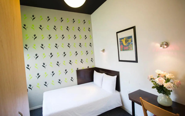 Quentin Hotel Golden Bear