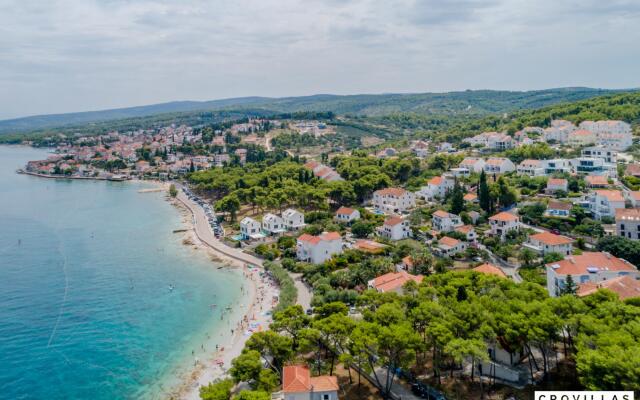 Pax in Sutivan with 3 bedrooms and 3 bathrooms