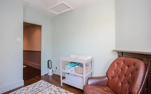 Beautiful 4 Bedroom House in North East London