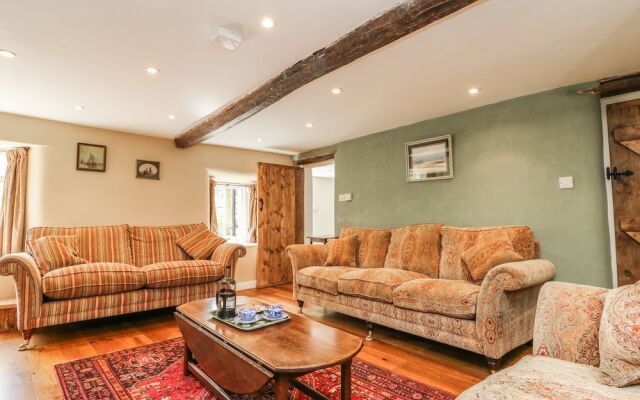 Middle Dean Farmhouse