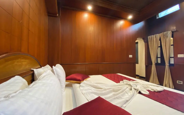 Lakefront Home Hotel