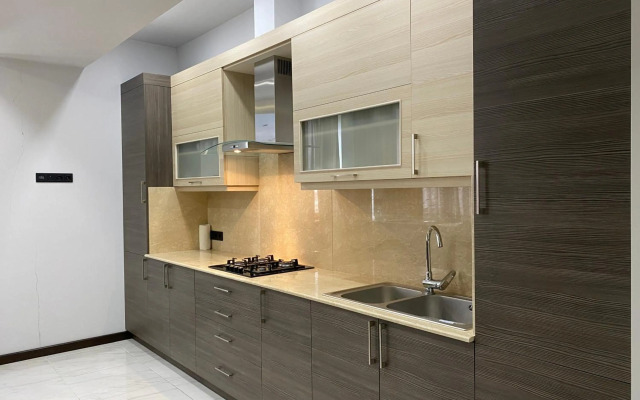 Northern Avenue, 3 bedrooms Luxury, New Renovated apartment TT666