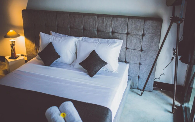 Balissimo Seminyak Suites