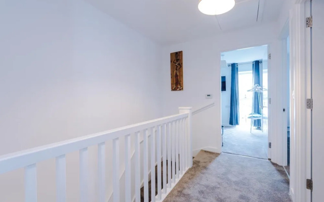 Stunning 3-bed House in Salford