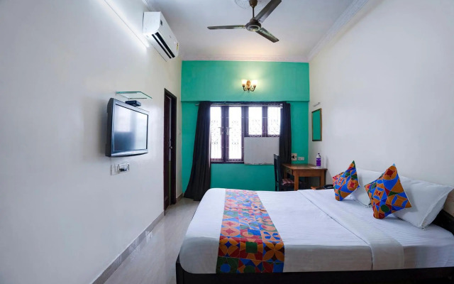 OYO 73610 Home Tree Service Apartment