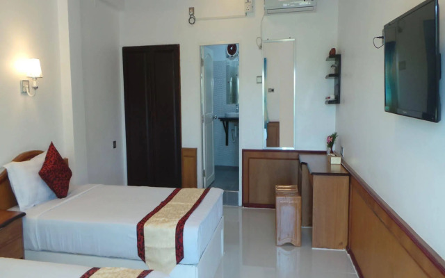 Mandalay White House Hotel