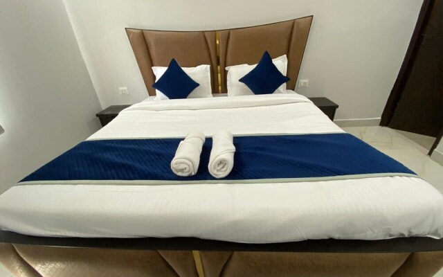 GoBravo 12 - Vansh 4Bhk Farm w/t Pool Sec135 Noida