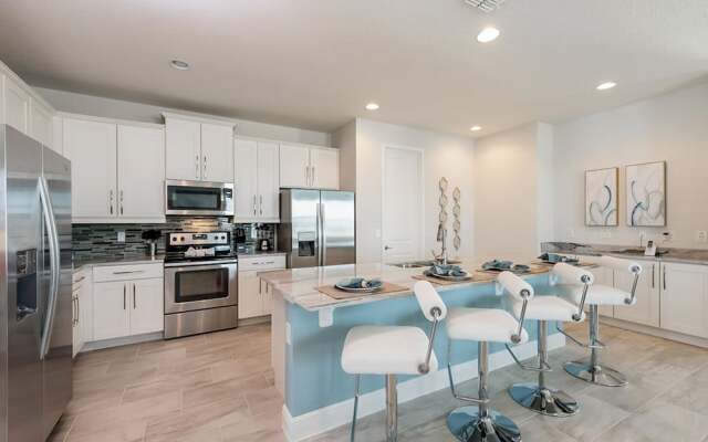 Reunion Raven by Vtrips