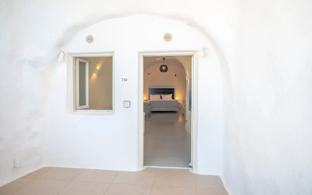 Apeiron Blue Santorini - Sustainable Adults Only 14+