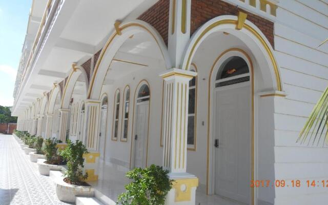 Satraco Royal Hotel