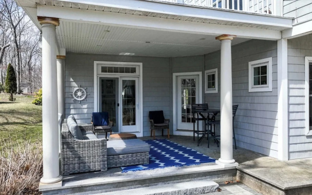 Stunning 5 Bdr, Walk to York Harbor Beach!