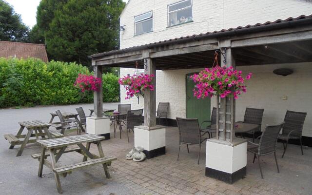 The River Don Tavern and Lodge
