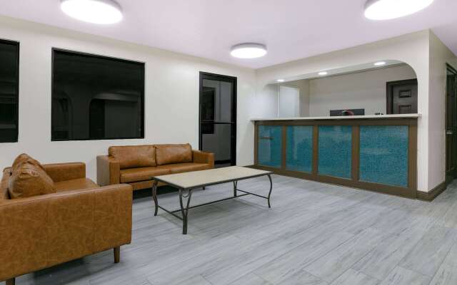 Super 8 by Wyndham Moss Point