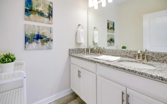 Romeo Circle Villa Storey Lake 1