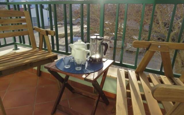 2 Bed Apartment With com Pool