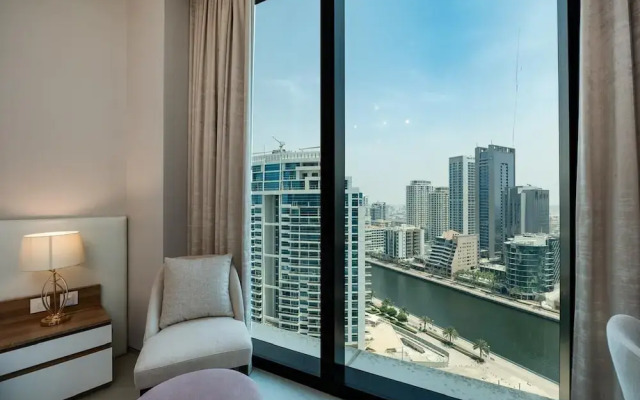 Beachfront 1BR Jumeirah Gate Tower 1