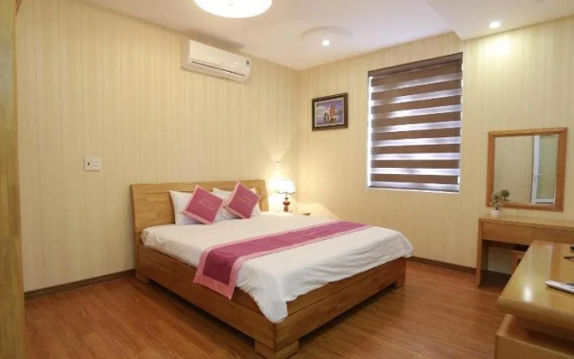 Tan Long Lakeside 1 Hotel & Apartment