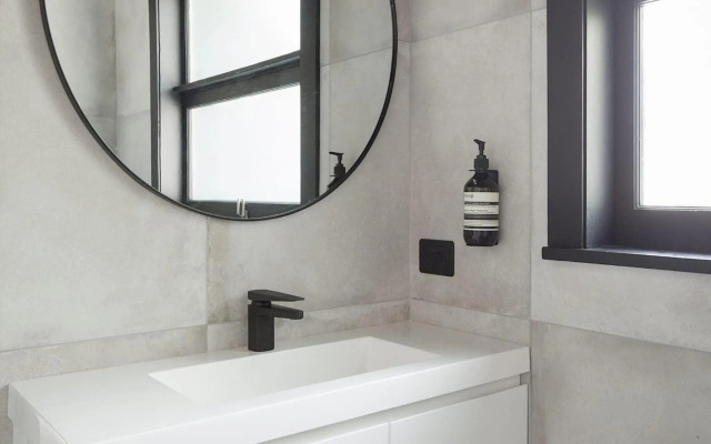 Black Shack on Hyams 4pm Check Out Sundays