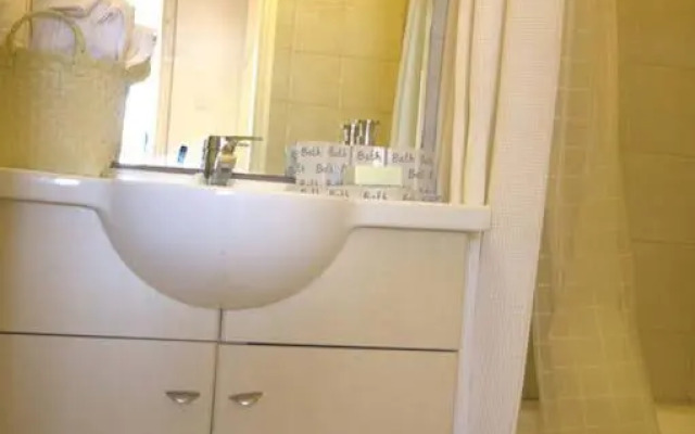 Tel Aviv Towers Apartment